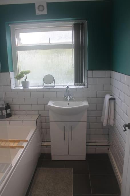 Apartment Contractors Comfort, Free Parking, Flat D Liverpool